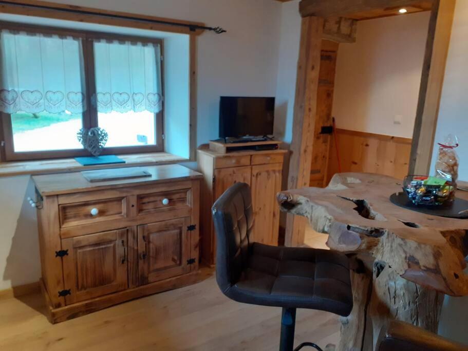 La Grange De Pimberty - Beautiful Apartments 27 Miles From Geneva Vailly Esterno foto