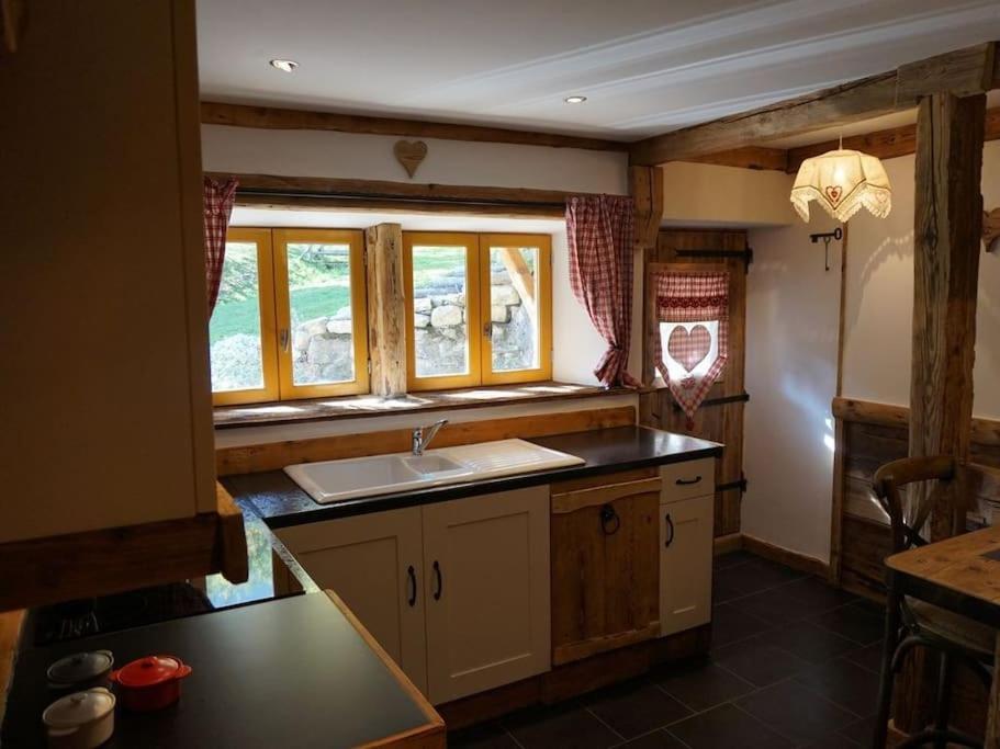 La Grange De Pimberty - Beautiful Apartments 27 Miles From Geneva Vailly Esterno foto