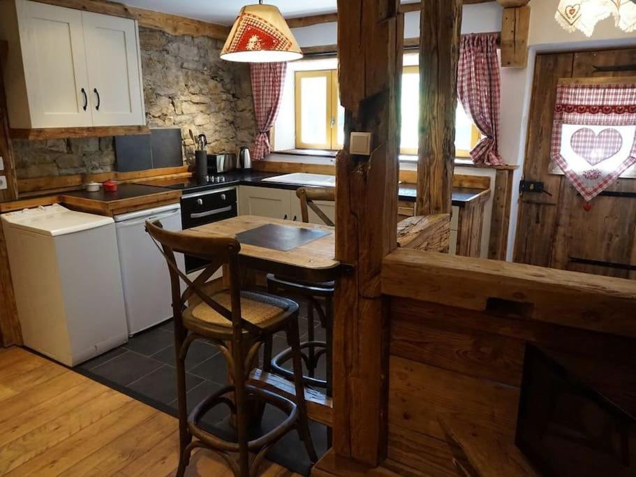 La Grange De Pimberty - Beautiful Apartments 27 Miles From Geneva Vailly Esterno foto
