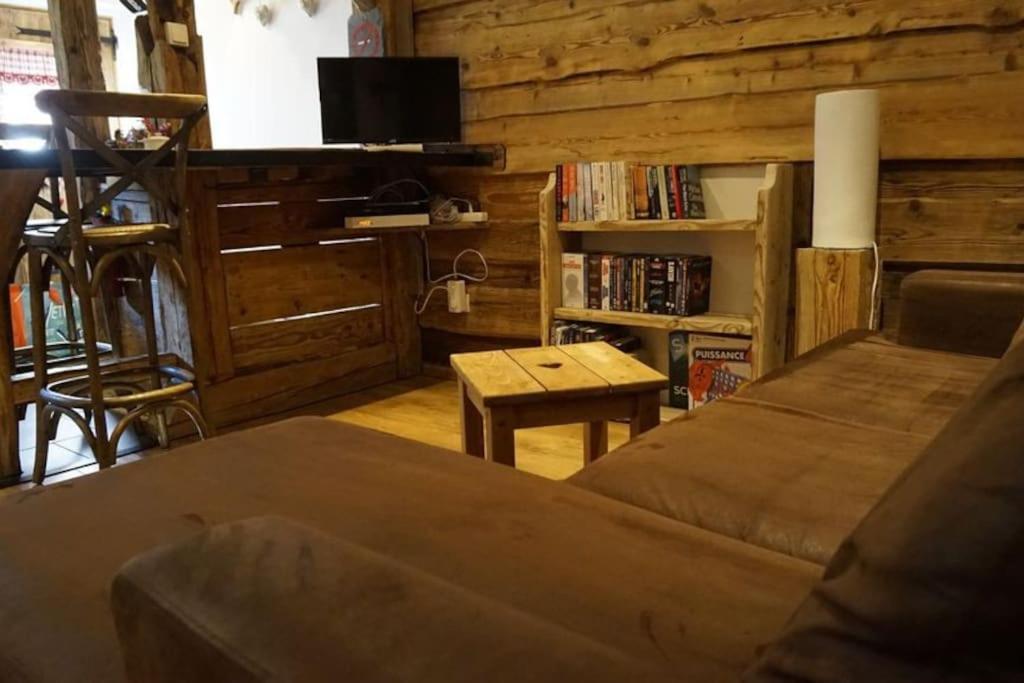 La Grange De Pimberty - Beautiful Apartments 27 Miles From Geneva Vailly Esterno foto